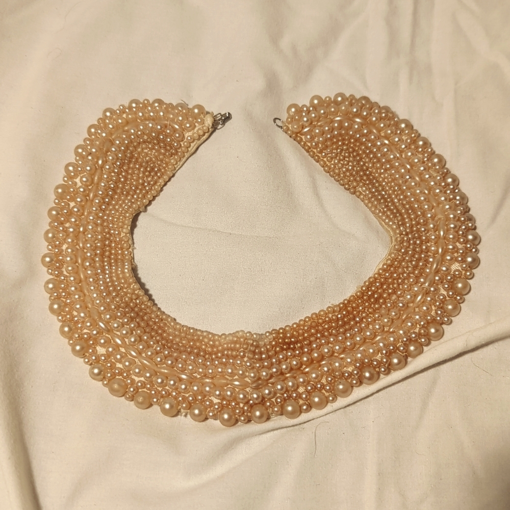 Vintage faux pearl beaded collar